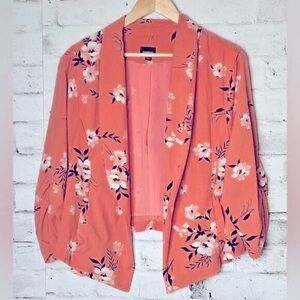 Torrid NWOT size 3 Floral Women's blazer Jacket - Coral